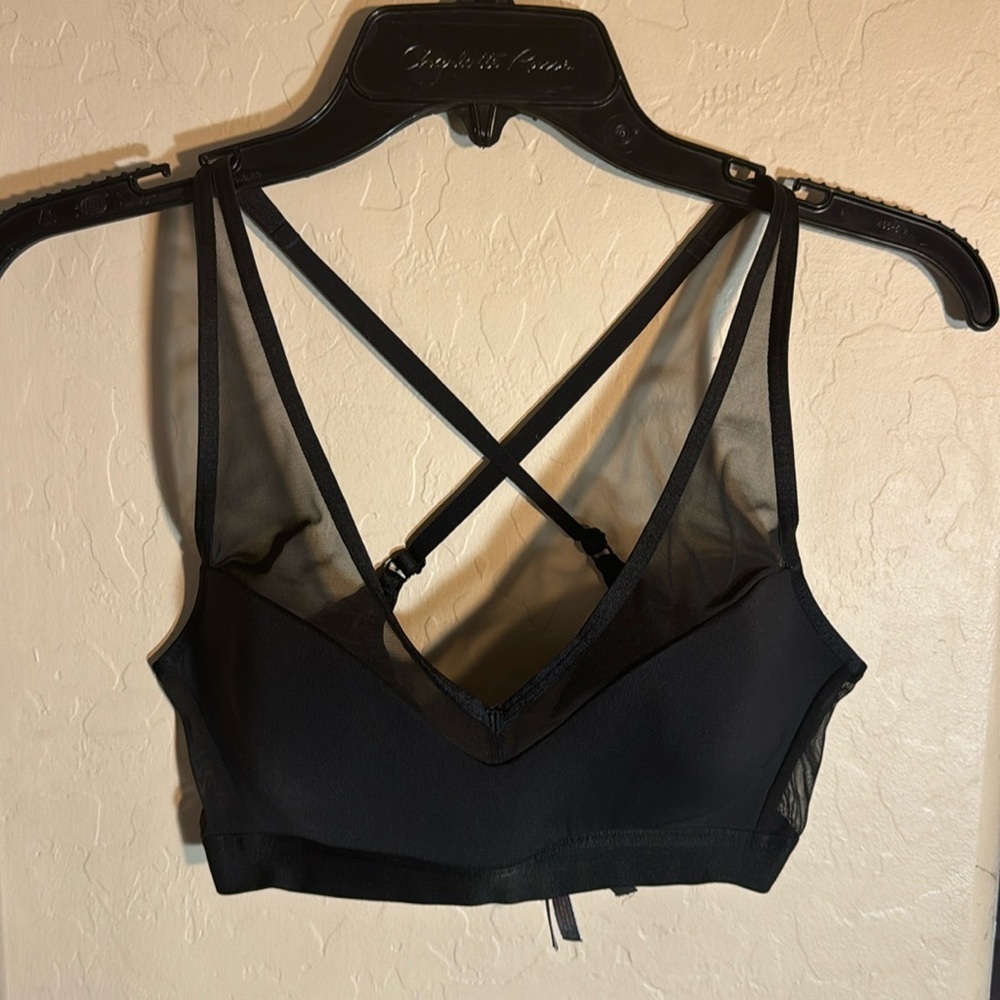 Victoria's Secret Black Mesh Strappy Sports Bra